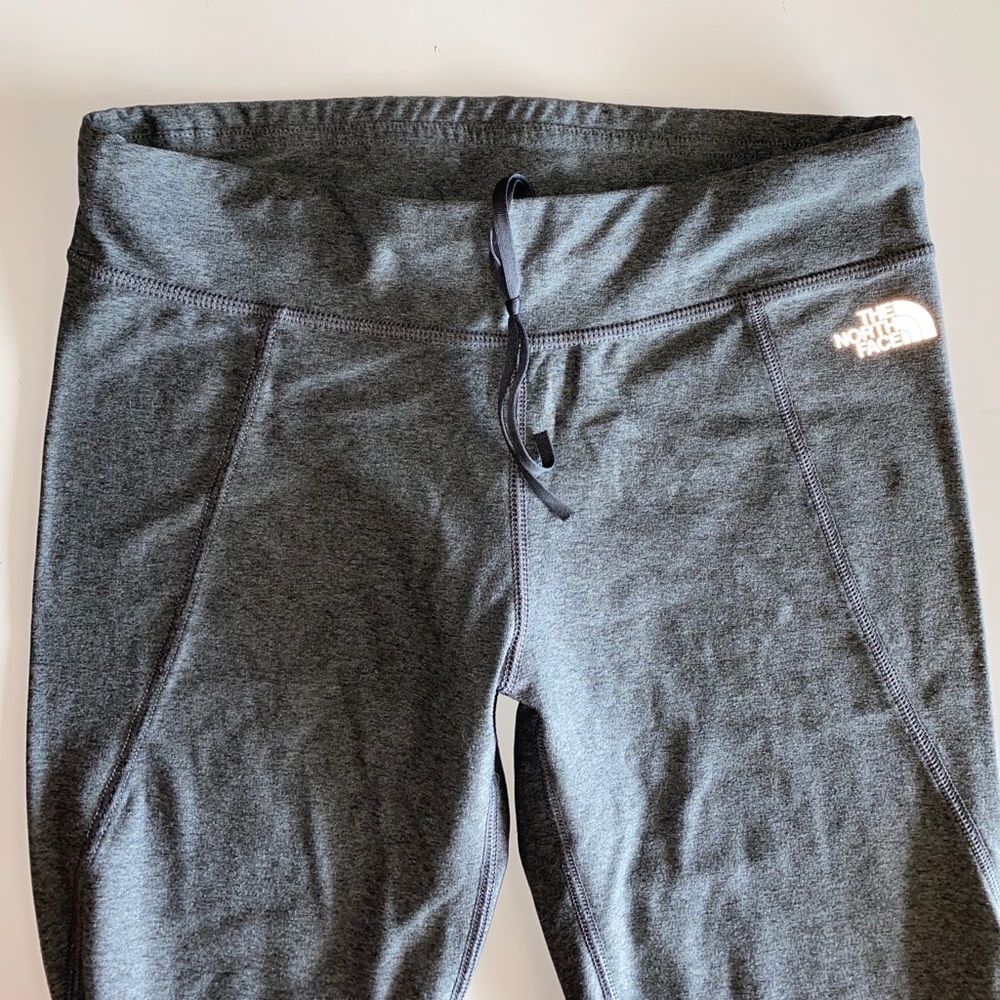 Like-new North Face leggings